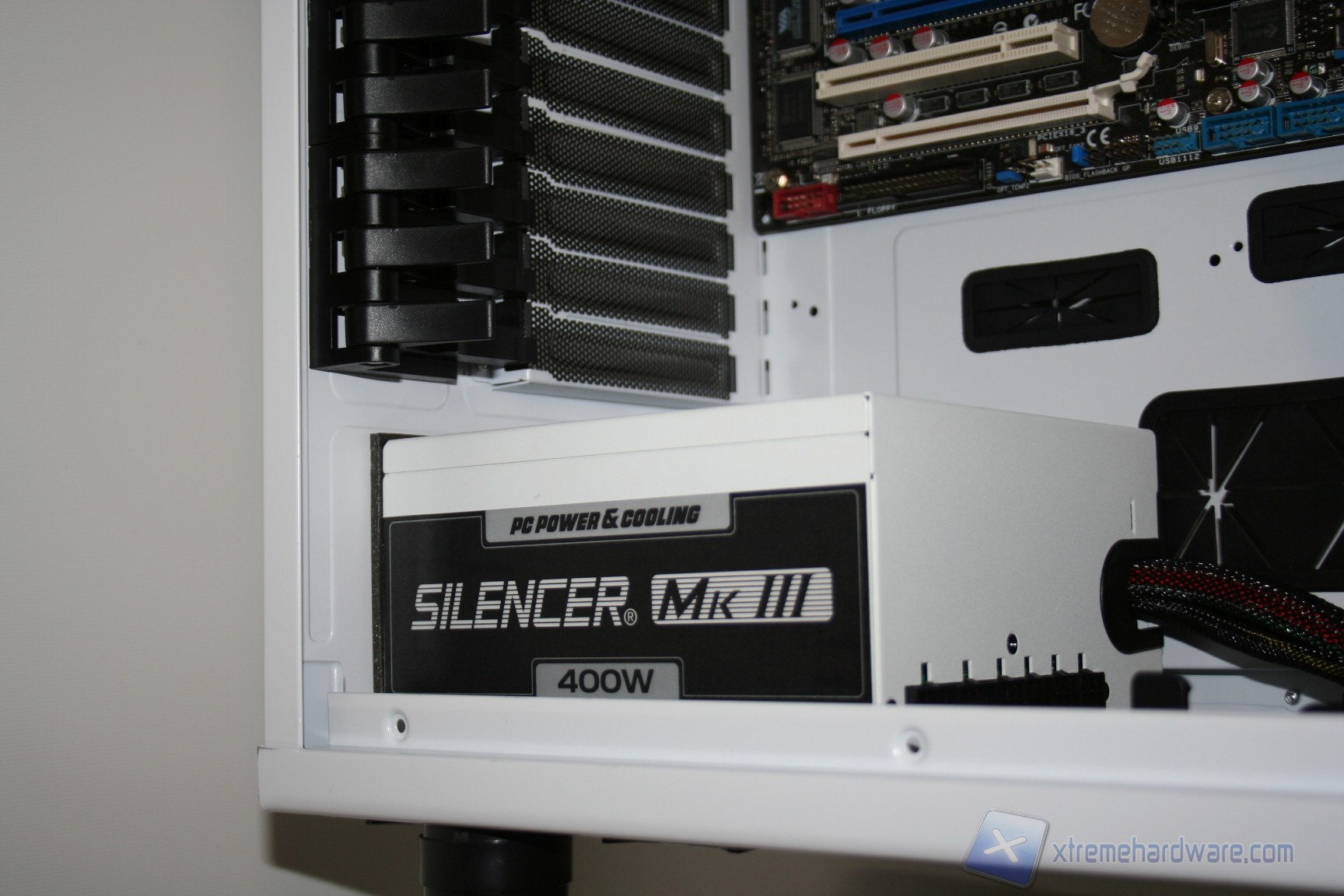 00095Aerocool XPREDATOR WHITE XTREMEHARDWARE.COM